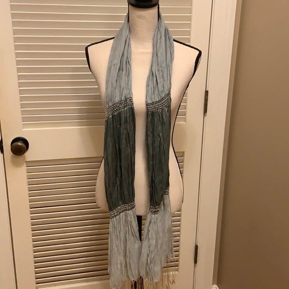 Scarf - Picture 1 of 7